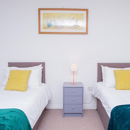 Turners Gardens Villa Нортхамптън Екстериор снимка