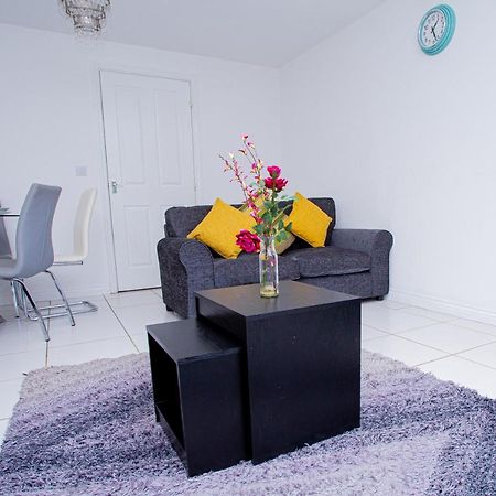 Turners Gardens Villa Нортхамптън Екстериор снимка