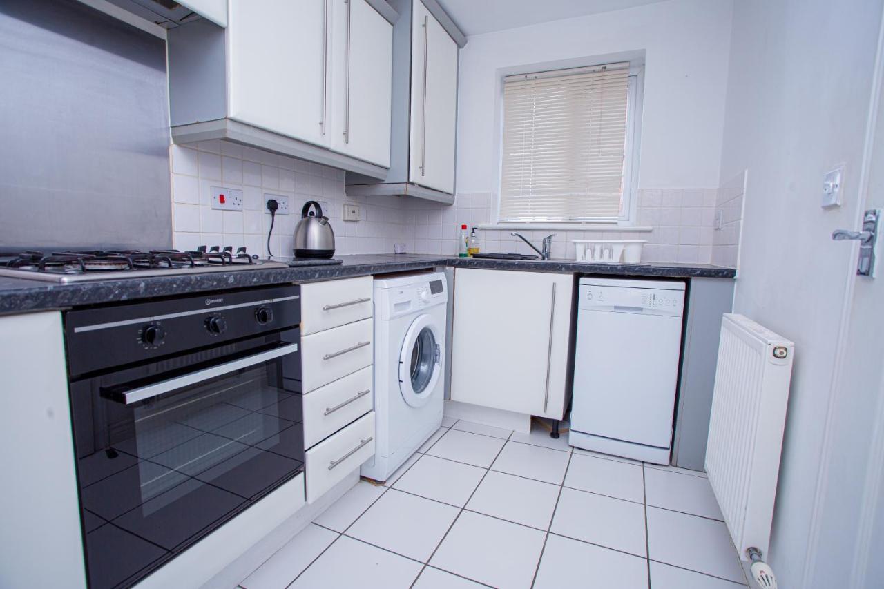 Turners Gardens Villa Нортхамптън Екстериор снимка