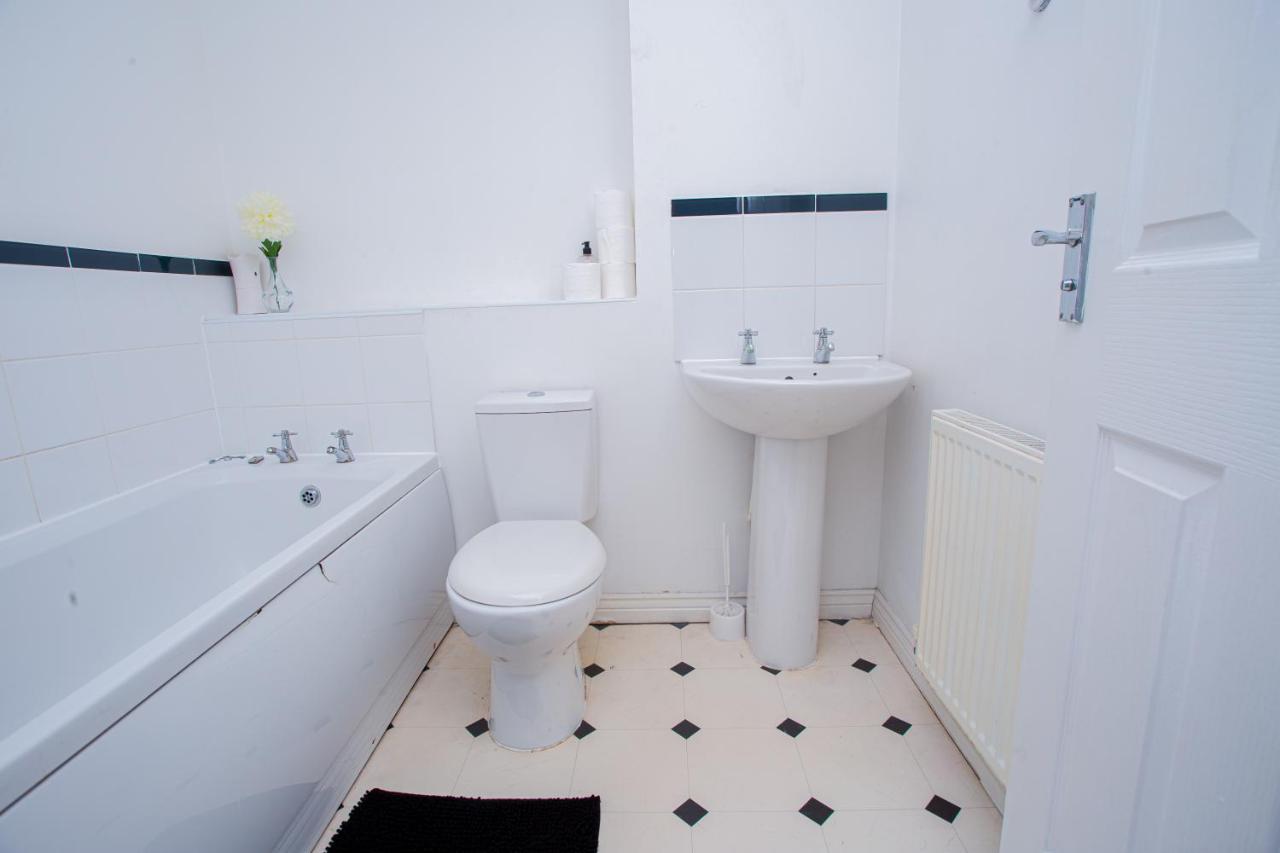 Turners Gardens Villa Нортхамптън Екстериор снимка