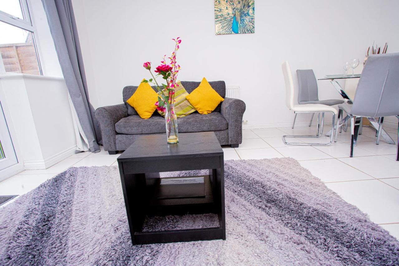 Turners Gardens Villa Нортхамптън Екстериор снимка