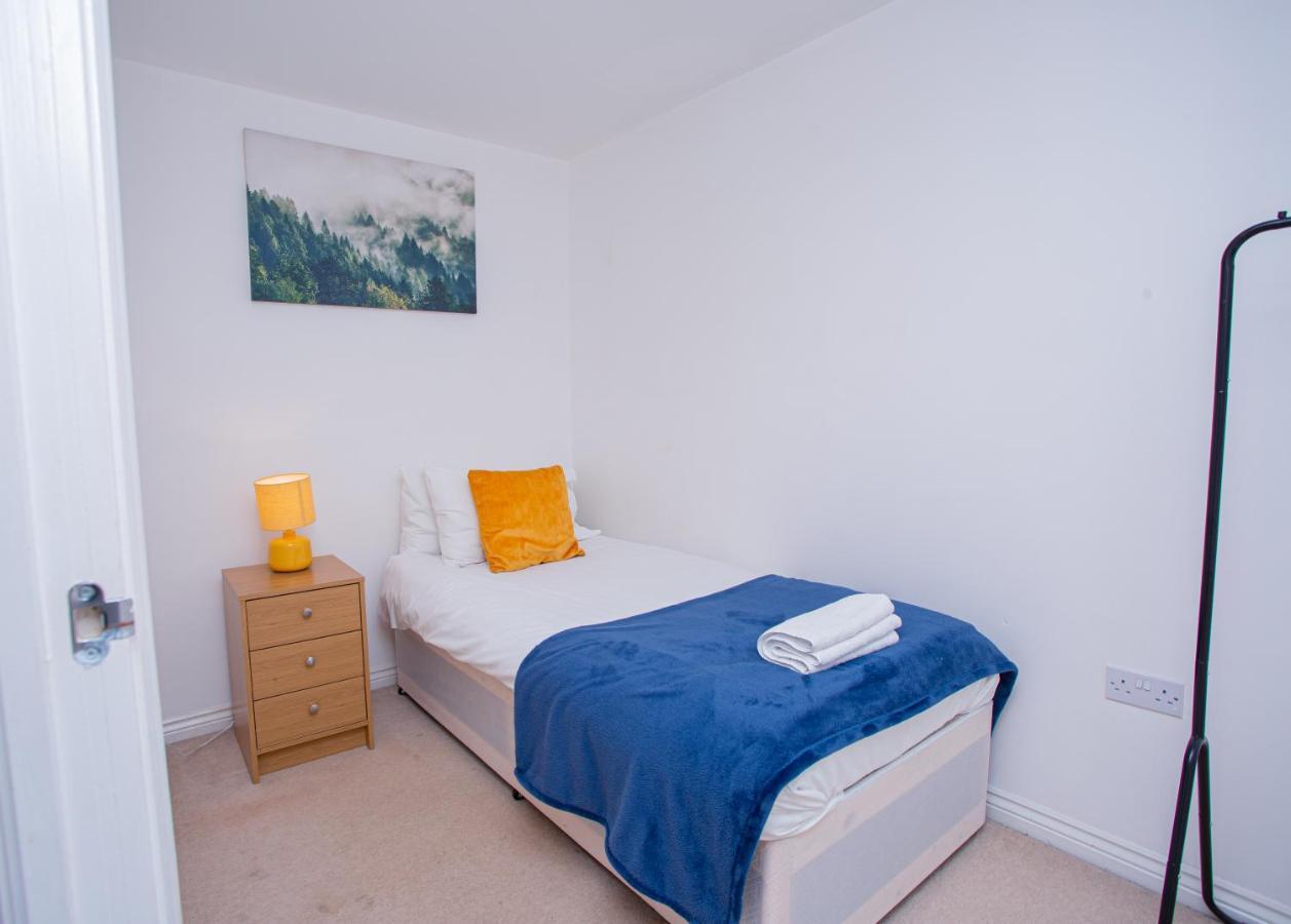 Turners Gardens Villa Нортхамптън Екстериор снимка
