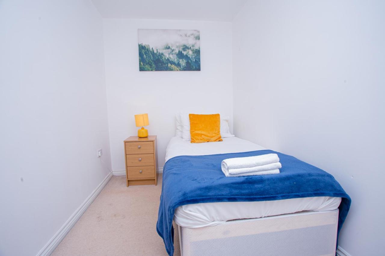 Turners Gardens Villa Нортхамптън Екстериор снимка